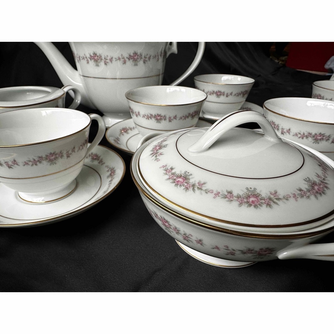 Noritake(ノリタケ)の未使用　ノリタケ　カップ&ソーサー　ポット　クリーマー　シュガー 新品　箱無し インテリア/住まい/日用品のキッチン/食器(食器)の商品写真