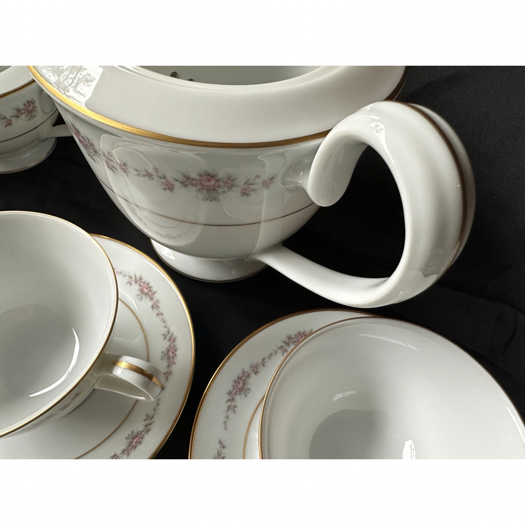 Noritake(ノリタケ)の未使用　ノリタケ　カップ&ソーサー　ポット　クリーマー　シュガー 新品　箱無し インテリア/住まい/日用品のキッチン/食器(食器)の商品写真