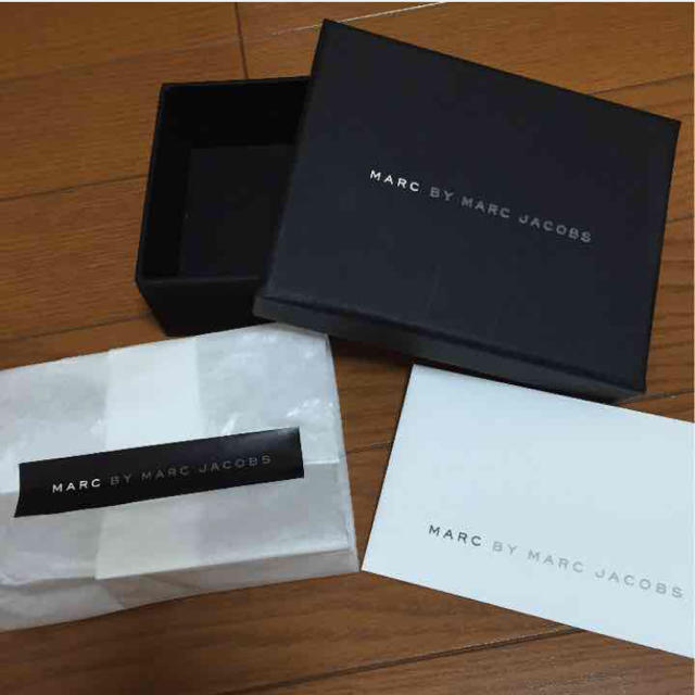 MARC BY MARC JACOBS(マークバイマークジェイコブス)のマークバイマークジェイコブス 空箱 レディースのバッグ(ショップ袋)の商品写真