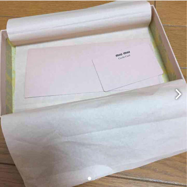 miumiu(ミュウミュウ)のmiumiu お財布入れ 空箱 レディースのバッグ(ショップ袋)の商品写真