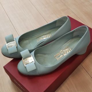 サルヴァトーレフェラガモ(Salvatore Ferragamo)のFerragamo ヴァラ リボンパンプス(ハイヒール/パンプス)