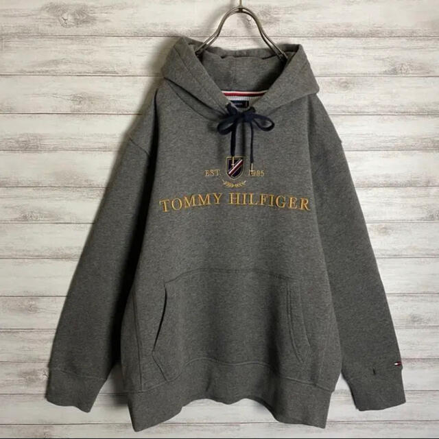 TOMMY HILFIGER(トミーヒルフィガー)の【美品】トミーヒルフィガー 刺繍 ビッグロゴ スウェット プルオーバー パーカー メンズのトップス(パーカー)の商品写真