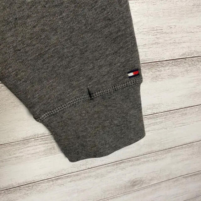 TOMMY HILFIGER(トミーヒルフィガー)の【美品】トミーヒルフィガー 刺繍 ビッグロゴ スウェット プルオーバー パーカー メンズのトップス(パーカー)の商品写真