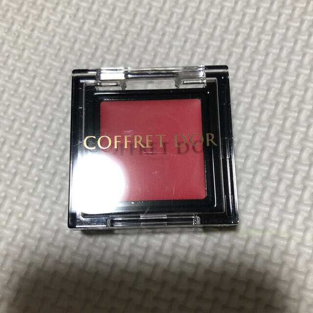 COFFRET D'OR(コフレドール)の未使用　コフレドール  マルチデザイニングパレット コスメ/美容のベースメイク/化粧品(アイシャドウ)の商品写真