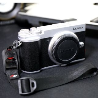 パナソニック(Panasonic)のLUMIX DC-GX7MK3K ボディ(ミラーレス一眼)