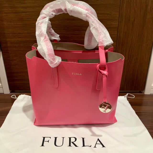 新品　値下げ　フルラ  トートバッグ　FURLA ピンク