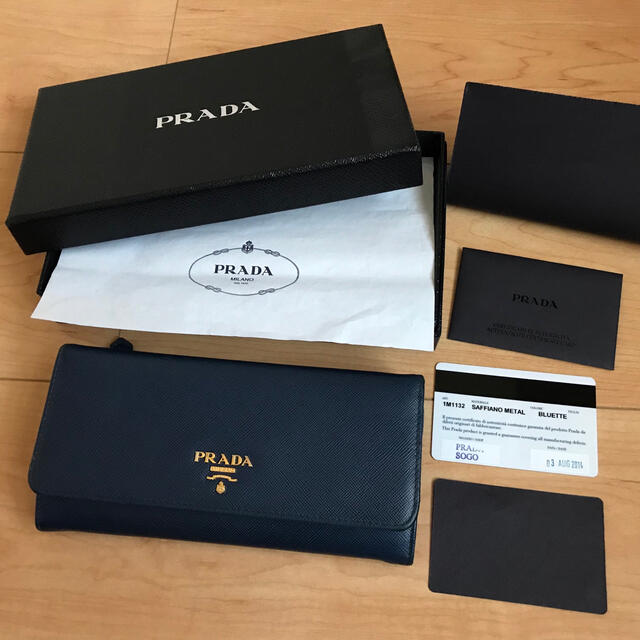 PRADA　プラダ　サフィアーノ　ネイビー