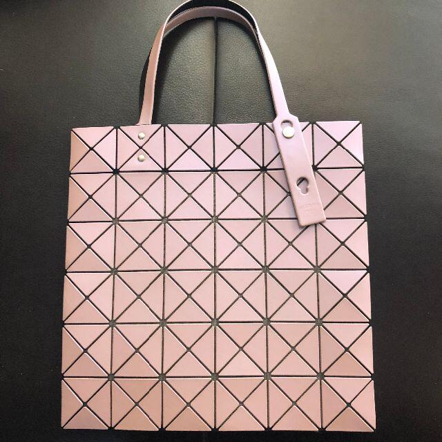 ISSEY MIYAKE(イッセイミヤケ)のBAOBAO  6×6　ISSEY MIYAKE トートバッグ  レディースのバッグ(トートバッグ)の商品写真