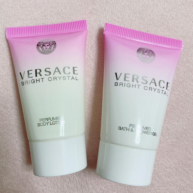 VERSACE(ヴェルサーチ)のVERSACE ヴェルサーチ＊ボディーローション&シャワージェル コスメ/美容のボディケア(ボディローション/ミルク)の商品写真