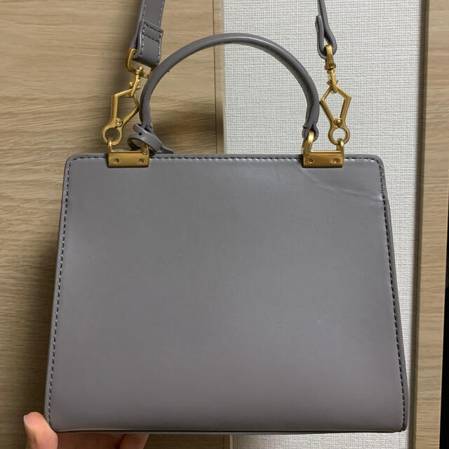 Charles and Keith(チャールズアンドキース)のチャールズアンドキース　ショルダーバッグ レディースのバッグ(ショルダーバッグ)の商品写真