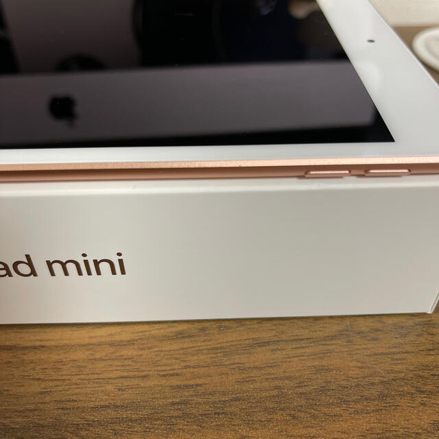 Apple iPad mini 第5世代 Wi-Fi 64GB　GOLD 2