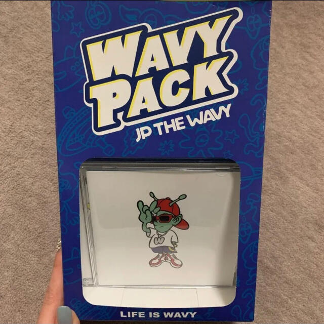 LIFE IS WAVY＜初回限定盤 “WAVY PACK"＞ エンタメ/ホビーのCD(ヒップホップ/ラップ)の商品写真