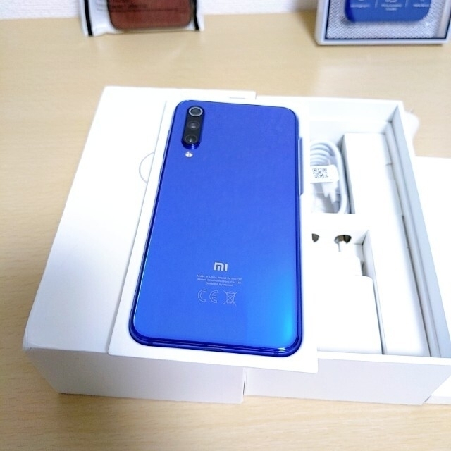 xiaomi Mi9 SE 64GB blue  Global Version  スマホ/家電/カメラのスマートフォン/携帯電話(スマートフォン本体)の商品写真