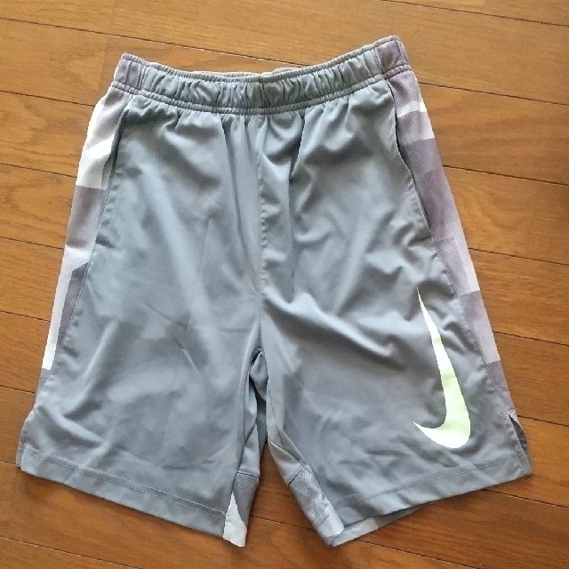 NIKE(ナイキ)のNIKE  ジュニアハーフパンツ キッズ/ベビー/マタニティのキッズ服男の子用(90cm~)(パンツ/スパッツ)の商品写真