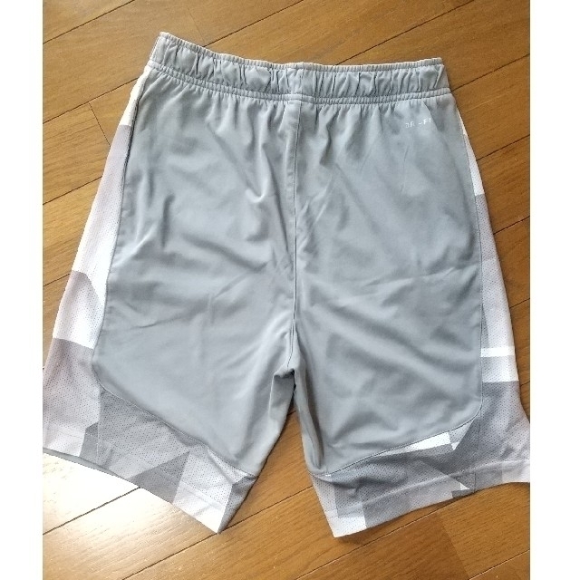 NIKE(ナイキ)のNIKE  ジュニアハーフパンツ キッズ/ベビー/マタニティのキッズ服男の子用(90cm~)(パンツ/スパッツ)の商品写真