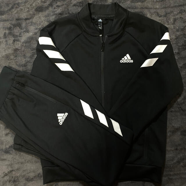 adidas(アディダス)のadidas セットアップ 140 キッズ/ベビー/マタニティのキッズ服男の子用(90cm~)(ジャケット/上着)の商品写真