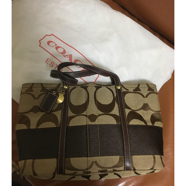 COACH(コーチ)の【最終値下げ】コーチ　トートバッグ　美品 レディースのバッグ(トートバッグ)の商品写真