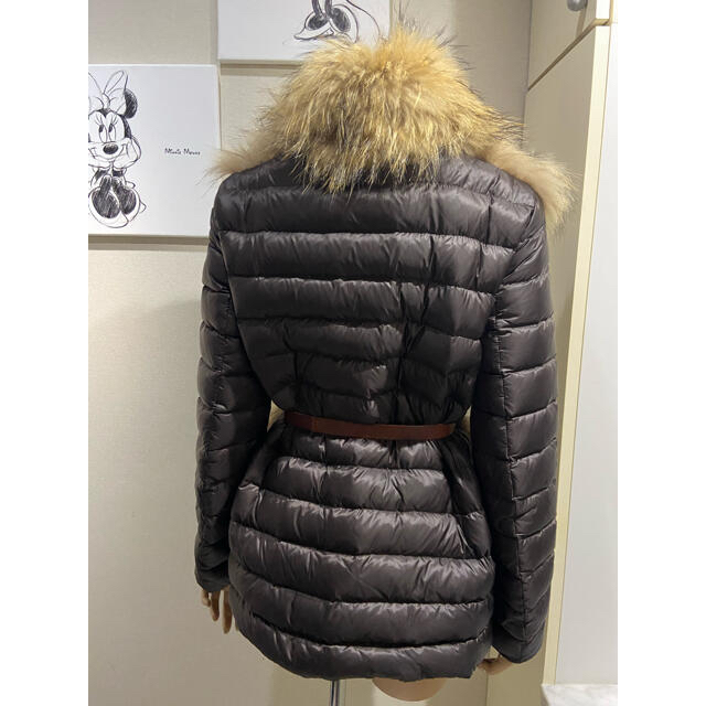 MONCLER(モンクレール)のお値下げモンクレール　サイズ1 リアルファダウン　ブラウン レディースのジャケット/アウター(ダウンジャケット)の商品写真