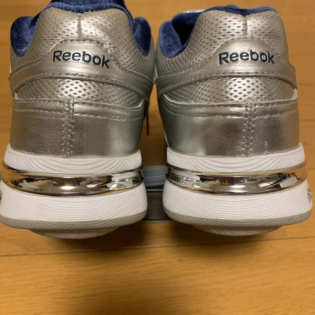 Reebok(リーボック)のReebok EASY TONE レディースの靴/シューズ(スニーカー)の商品写真