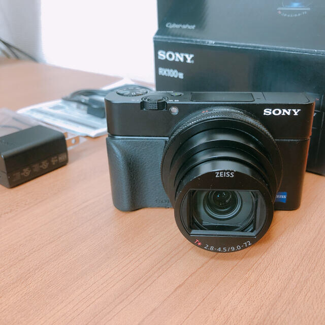 SONY(ソニー)のSONY RX100M7 スマホ/家電/カメラのカメラ(コンパクトデジタルカメラ)の商品写真