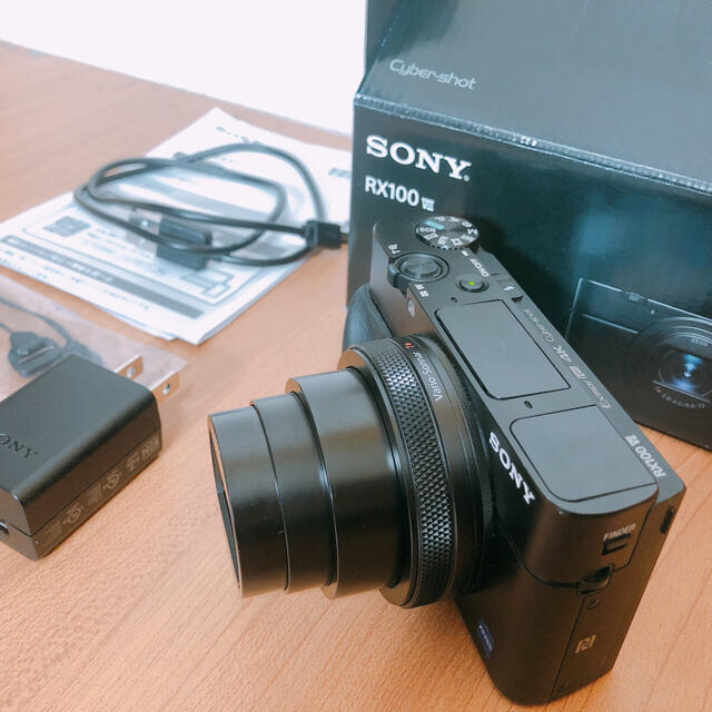 SONY(ソニー)のSONY RX100M7 スマホ/家電/カメラのカメラ(コンパクトデジタルカメラ)の商品写真