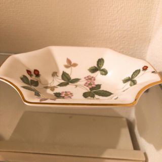 ウェッジウッド(WEDGWOOD)の【未使用品】ウェッジウッド　小物入れ　ワイルドストロベリー(食器)