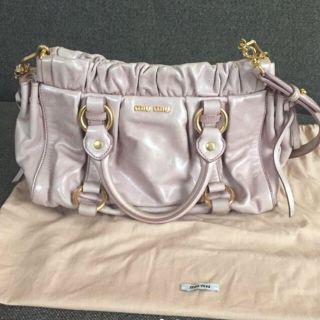 ミュウミュウ(miumiu)の♡miumiuショルダー♡mugetto(ショルダーバッグ)