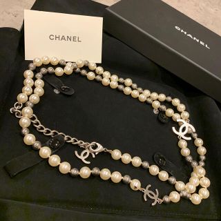 シャネル(CHANEL)のCHANEL パールロゴネックレス　ホワイト　3way(ネックレス)