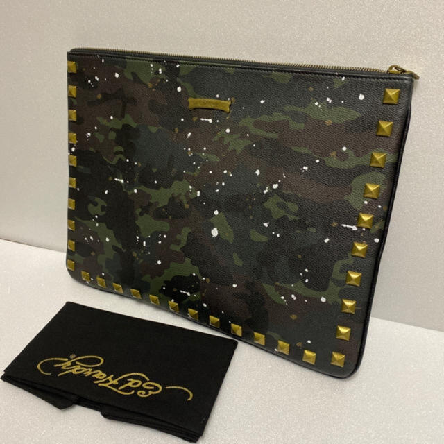 Ed Hardy(エドハーディー)のエドハーディー　新品　クラッチバッグ レディースのバッグ(クラッチバッグ)の商品写真