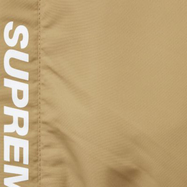 Supreme(シュプリーム)のSupreme Warm Up Pant Tan メンズのパンツ(ワークパンツ/カーゴパンツ)の商品写真