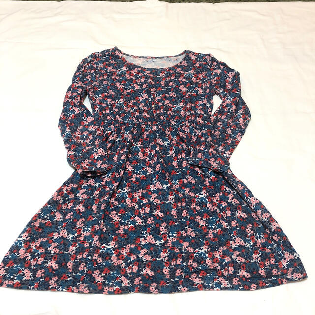 Old Navy(オールドネイビー)のOLD NAVY （10-12）花柄　ワンピース キッズ/ベビー/マタニティのキッズ服女の子用(90cm~)(ワンピース)の商品写真