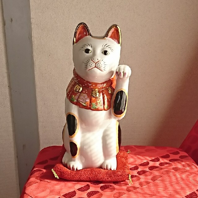 ✨彩絵 古瀬戸招き猫(10号)☆ざぶとん付きの通販 by ぎんちゃ's ✨彩絵 古瀬戸招き猫(10号)☆ざぶとん付きの通販 by ぎんちゃ's