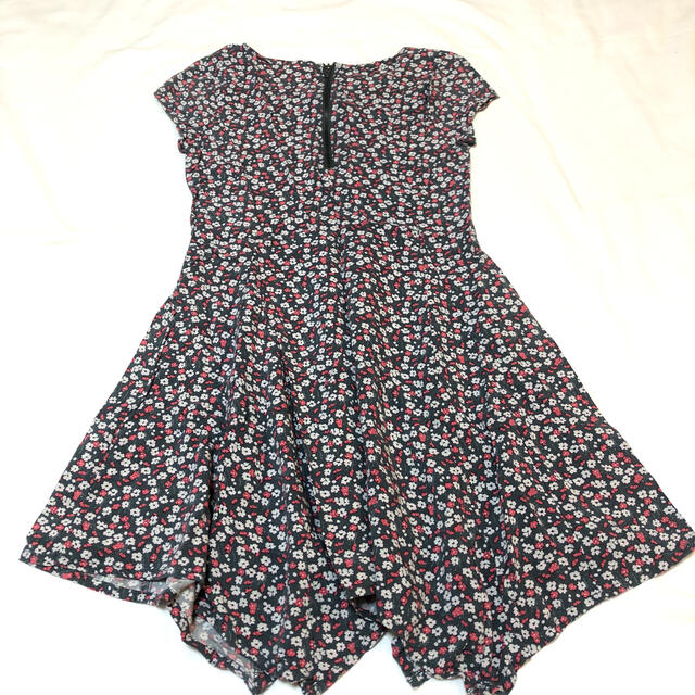 Old Navy(オールドネイビー)のOLD NAVY M（8）花柄　ワンピース キッズ/ベビー/マタニティのキッズ服女の子用(90cm~)(ワンピース)の商品写真