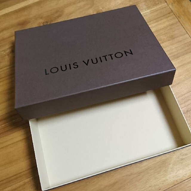 LOUIS VUITTON(ルイヴィトン)のルイヴィトン 空箱⑤ レディースのバッグ(ショップ袋)の商品写真