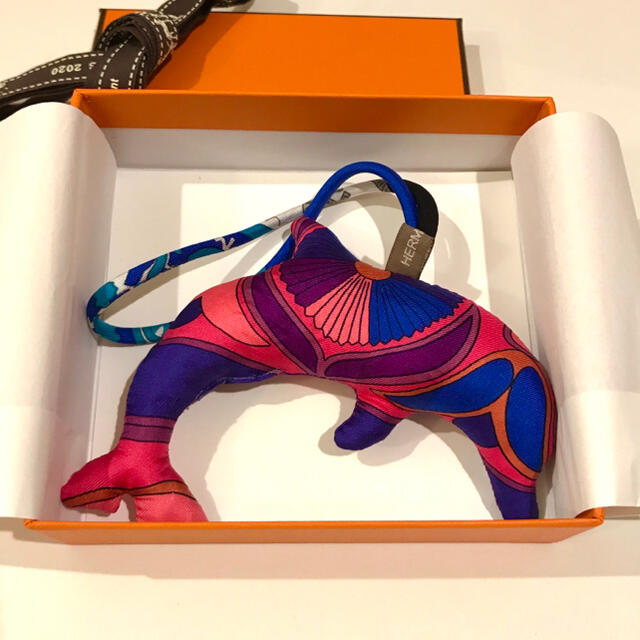 ✨未使用品✨エルメス プティアッシュ いるか マルチカラー - チャーム