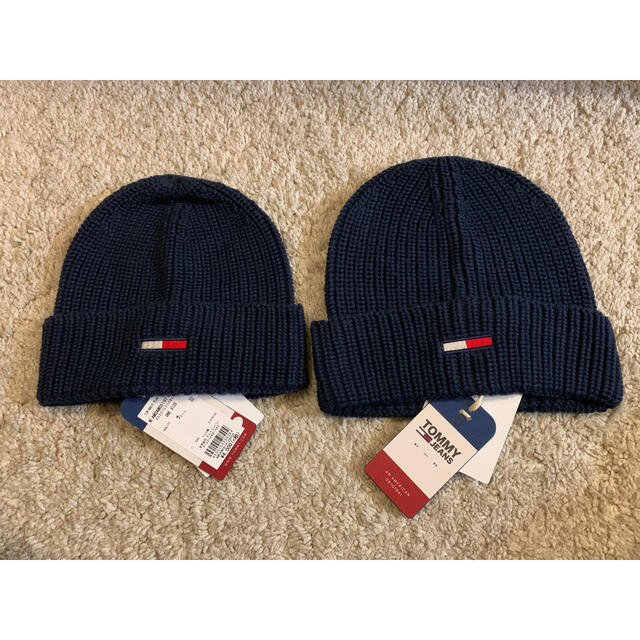 TOMMY HILFIGER(トミーヒルフィガー)のtommy  ニット帽　2個セット　ペア レディースの帽子(ニット帽/ビーニー)の商品写真