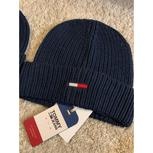 TOMMY HILFIGER(トミーヒルフィガー)のtommy  ニット帽　2個セット　ペア レディースの帽子(ニット帽/ビーニー)の商品写真