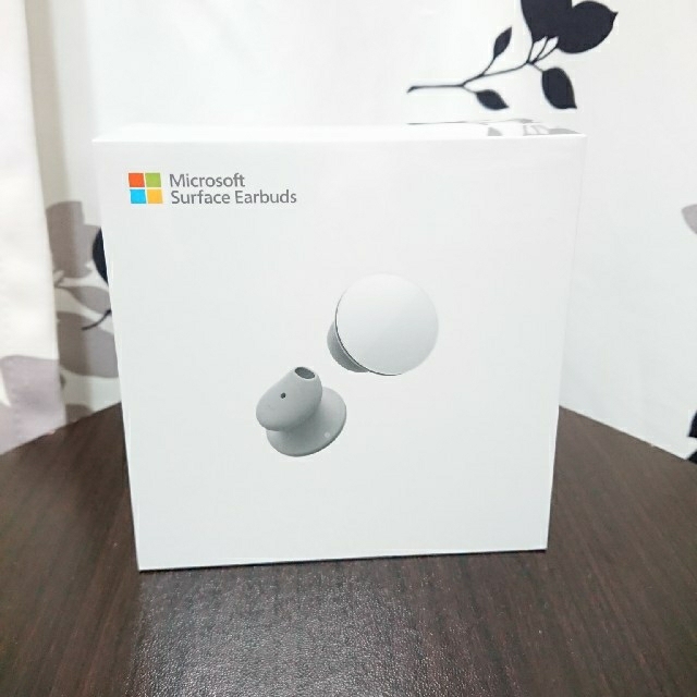 Microsoft(マイクロソフト)の新品・未開封Microsoft Surface Earbudsライトグレー 1台 スマホ/家電/カメラのオーディオ機器(ヘッドフォン/イヤフォン)の商品写真