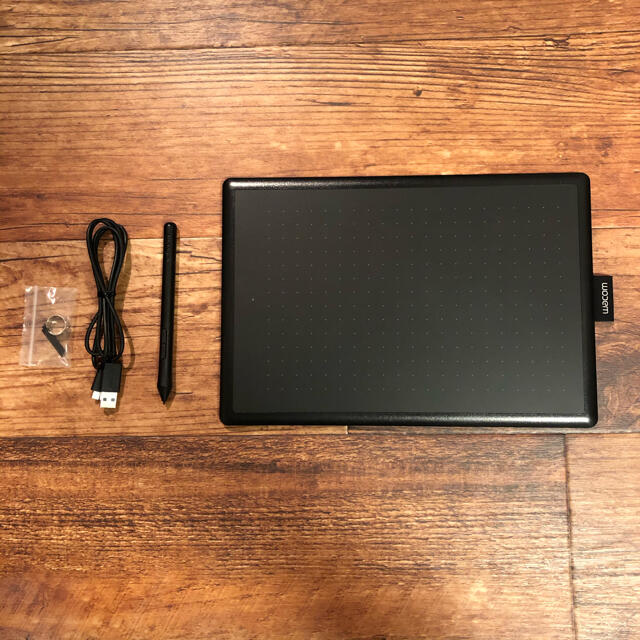 Wacom(ワコム)のOne by Wacom CTL-672/K0-C ワコム ペンタブレット スマホ/家電/カメラのPC/タブレット(PC周辺機器)の商品写真