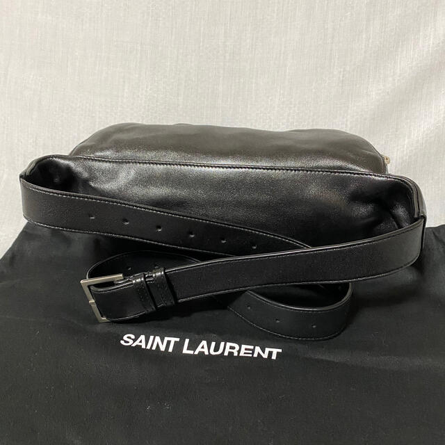 Saint Laurent(サンローラン)の本物正規品 サンローラン メンズ レザー ボディバッグ ベルトバッグ 黒 YSL メンズのバッグ(ボディーバッグ)の商品写真