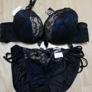 Ｂ８５　ＬＬ　ブラジャー　ショーツ　セットブラック系　　(ひもショーツ)(ブラ&ショーツセット)