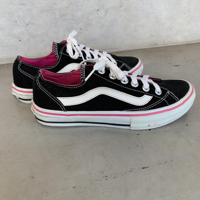 VANS(ヴァンズ)のvansスニーカー　LO SKOOL(ロースクール) V45-38 24.5cm レディースの靴/シューズ(スニーカー)の商品写真