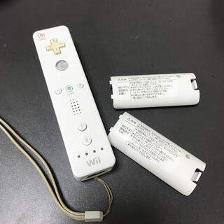 Wiiリモコン ホワイト リモコン1つ   充電式電池パック2個(その他)
