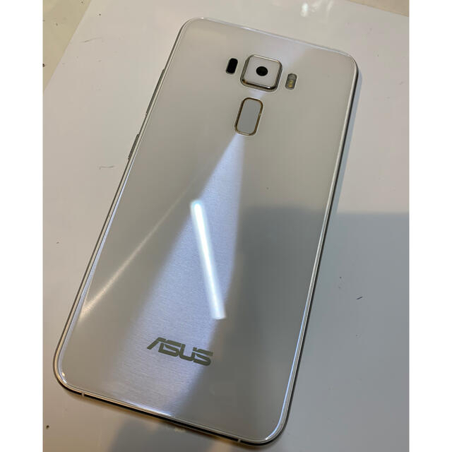 zenfone3 本体　ZE520KL