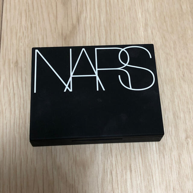 NARS(ナーズ)のNARS ライトリフレクティングセッティングパウダー プレストN コスメ/美容のベースメイク/化粧品(フェイスパウダー)の商品写真