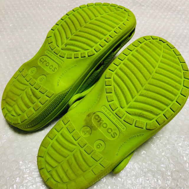 crocs(クロックス)のcrocs クロックス 黄緑　サイズ22センチ キッズ/ベビー/マタニティのキッズ靴/シューズ(15cm~)(サンダル)の商品写真