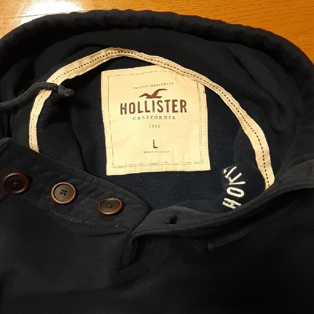 Hollister(ホリスター)のHOLLISTER　ネイビー　フリース　パーカー　サイズL メンズのトップス(パーカー)の商品写真