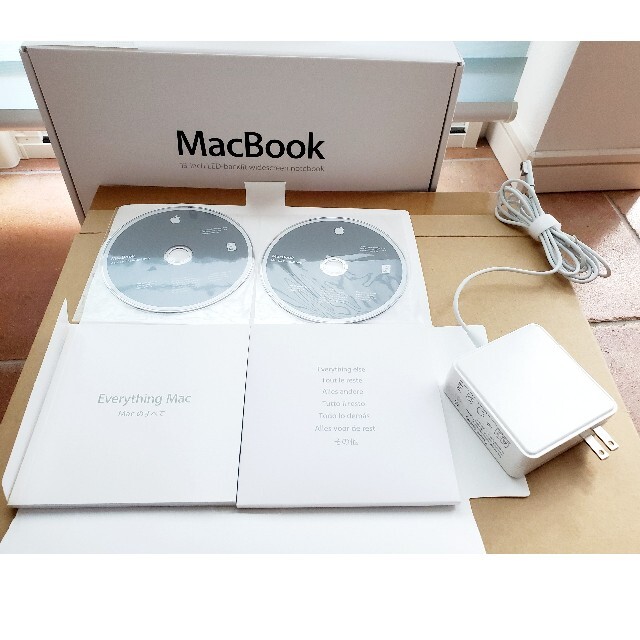 Mac (Apple)(マック)のMacBook 13インチ(白・ユニボディ)Mid2010年モデル【動作確認済】 スマホ/家電/カメラのPC/タブレット(ノートPC)の商品写真