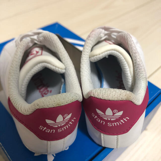 adidas(アディダス)のスタンスミスベビー キッズ/ベビー/マタニティのベビー靴/シューズ(~14cm)(スニーカー)の商品写真