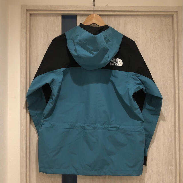 THE NORTH FACE(ザノースフェイス)の希少新品 ストームブルー S / ノースフェイス マウンテンライトジャケット メンズのジャケット/アウター(マウンテンパーカー)の商品写真